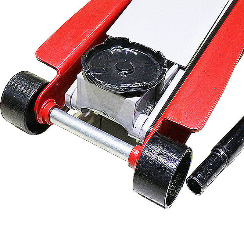 3-ton hydraulic horizontal jack for off-road vehicles and cars, a tire-changing tool mounted on the roof.